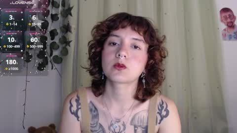 Snapshot of violet_bluee chatting on May 2, 2026, 7:24 am Violet online show from May 2, 2026, 7:24 am