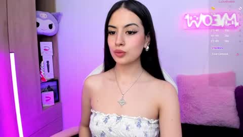 Snapshot of violet_catt chatting on January 10, 2025, 5:02 pm Violeta  online show from January 10, 2025, 5:02 pm