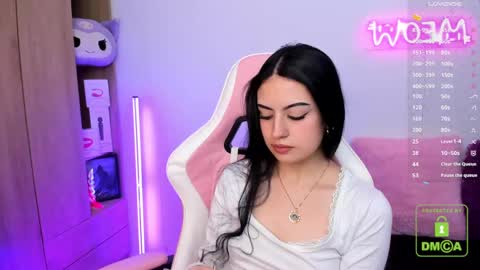 Snapshot of violet_catt chatting on March 7, 2025, 8:22 pm Violeta  online show from March 7, 2025, 8:22 pm