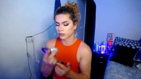 violet_hyuga online show from November 4, 2025, 3:38 am