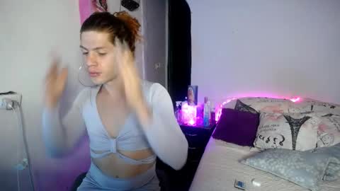 violet_hyuga online show from February 13, 2026, 2:18 am