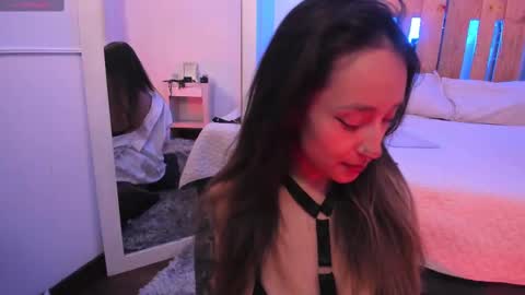 Violet Jones online show from September 29, 2025, 2:55 pm