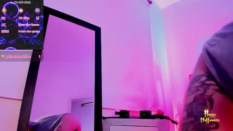 Violet Jones online show from October 14, 2025, 3:24 pm