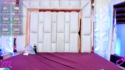 violet_milleer online show from May 25, 2026, 7:20 pm