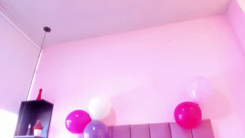 violet online show from November 7, 2025, 12:49 pm