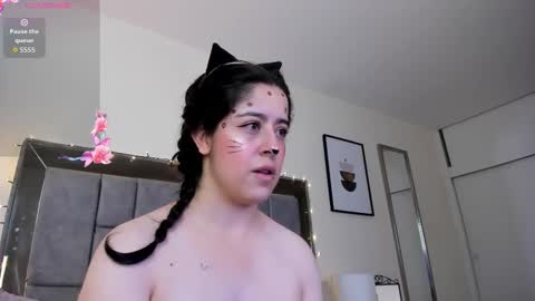 Violet Nova online show from December 18, 2025, 1:39 pm