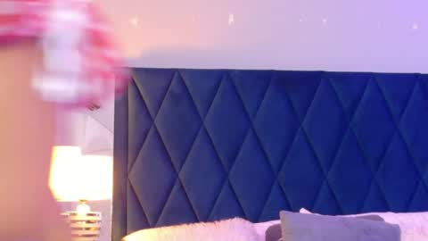 Snapshot of violet_saunders chatting on April 22, 2026, 7:15 pm Violet online show from April 22, 2026, 7:15 pm