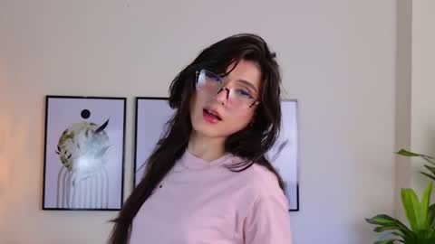 Violeta online show from October 8, 2025, 7:55 pm