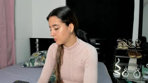 Snapshot of violeta_gracee chatting on June 3, 2026, 10:37 pm violeta_gracee online show from June 3, 2026, 10:37 pm