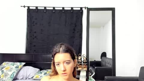 Snapshot of violeta_gracee chatting on June 11, 2026, 11:25 pm violeta_gracee online show from June 11, 2026, 11:25 pm