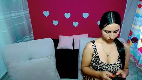 violeta_rouses online show from June 19, 2026, 4:00 pm