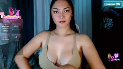 Snapshot of violetasha chatting on June 5, 2026, 1:12 am violet online show from June 5, 2026, 1:12 am