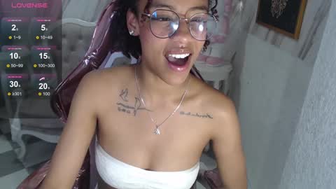violeth_b online show from January 9, 2025, 6:47 pm