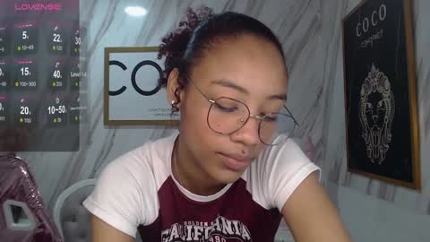 violeth_b online show from January 18, 2025, 3:38 pm