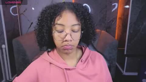 violeth_b online show from November 24, 2025, 12:49 pm