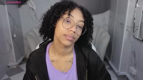 Snapshot of violeth_b chatting on January 19, 2026, 12:42 pm violeth_b online show from January 19, 2026, 12:42 pm