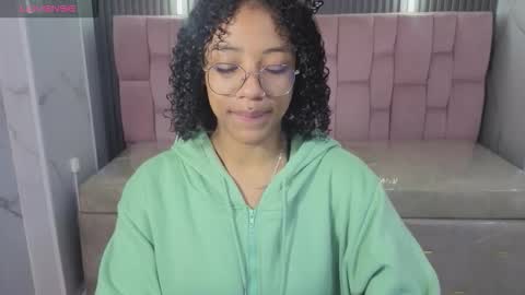 Snapshot of violeth_b chatting on February 5, 2026, 12:54 pm violeth_b online show from February 5, 2026, 12:54 pm