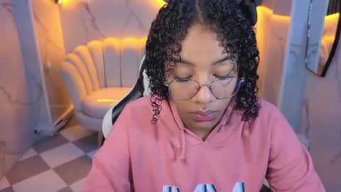 Snapshot of violeth_b chatting on February 17, 2026, 12:45 pm violeth_b online show from February 17, 2026, 12:45 pm