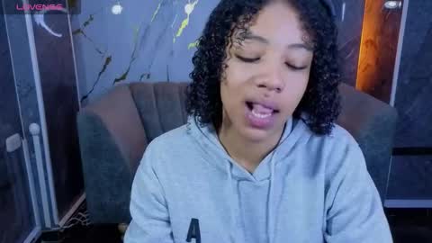 Snapshot of violeth_b chatting on February 25, 2026, 12:59 pm violeth_b online show from February 25, 2026, 12:59 pm