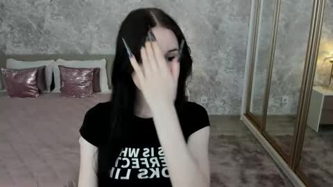Snapshot of violetharmee chatting on May 24, 2026, 3:44 am violetharmee online show from May 24, 2026, 3:44 am