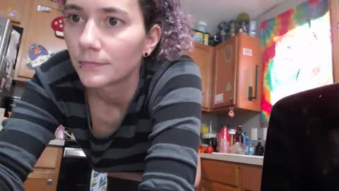 Violet Hooper online show from April 8, 2026, 2:50 pm