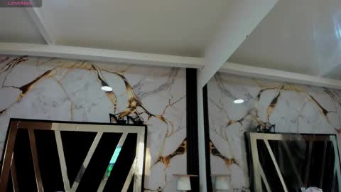 Violet Rose online show from December 16, 2025, 9:31 pm