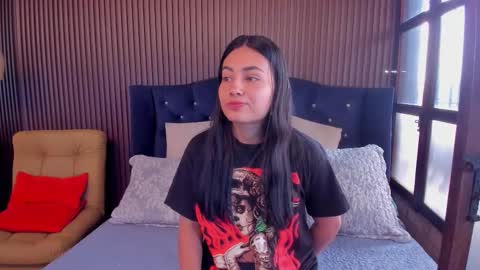 Violet Rousse online show from November 12, 2025, 3:23 pm