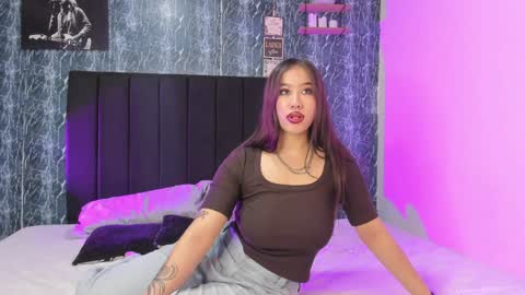 Violet salvatore online show from February 6, 2025, 5:03 am