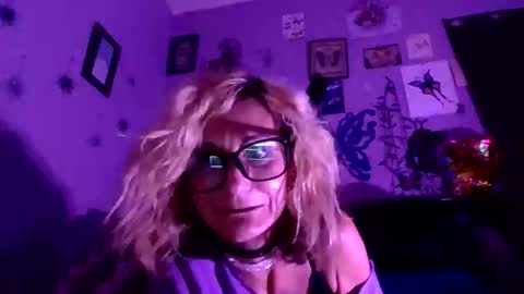 violetsprings7 online show from March 27, 2026, 11:54 am