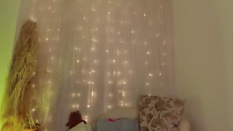 violett23_ online show from January 14, 2026, 3:45 am