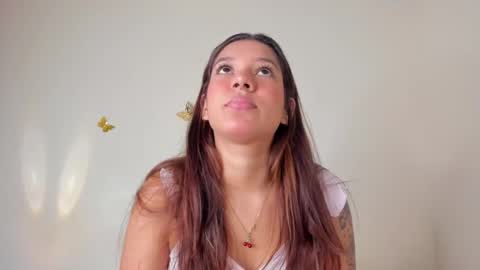 violett_24_ online show from October 16, 2025, 12:00 am