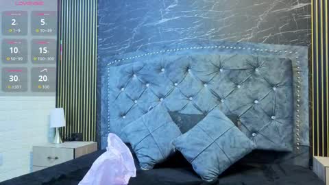 ViolettGolden online show from September 23, 2025, 11:24 am