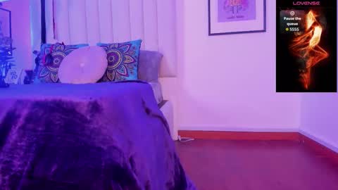 Violett  online show from October 14, 2025, 12:50 pm