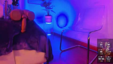 Violett  online show from November 5, 2025, 12:05 pm