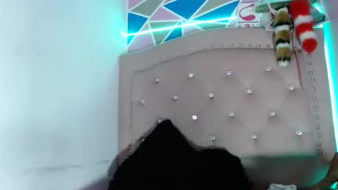 Snapshot of violett_ass chatting on February 6, 2026, 12:04 am Samantha y jhons online show from February 6, 2026, 12:04 am