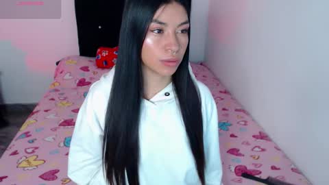 violeta  online show from September 8, 2025, 7:13 pm