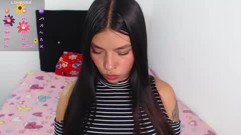 violeta  online show from September 12, 2025, 4:12 am