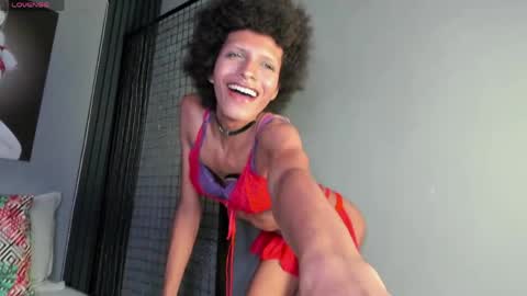 V I O L E T T E  online show from April 17, 2026, 4:43 pm