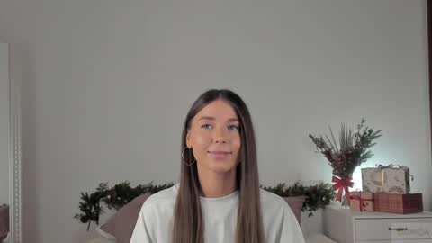 violetta_finch online show from January 16, 2025, 2:19 pm