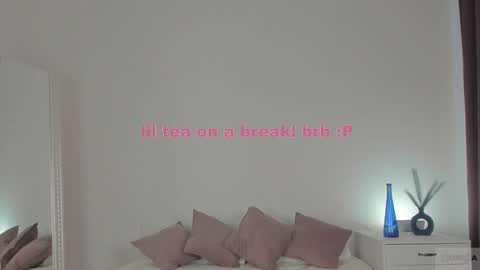 violetta_finch online show from February 3, 2025, 11:31 am