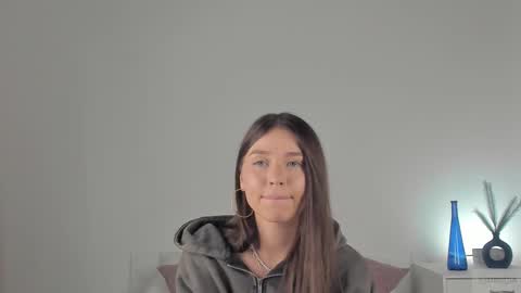 violetta_finch online show from March 1, 2025, 2:02 pm