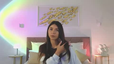 Snapshot of violetta_finch chatting on October 7, 2025, 10:23 am violetta_finch online show from October 7, 2025, 10:23 am