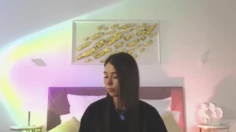 violetta_finch online show from November 23, 2025, 12:49 pm