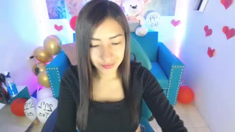 Snapshot of violetta_m_ chatting on February 25, 2025, 12:34 pm Violeta online show from February 25, 2025, 12:34 pm