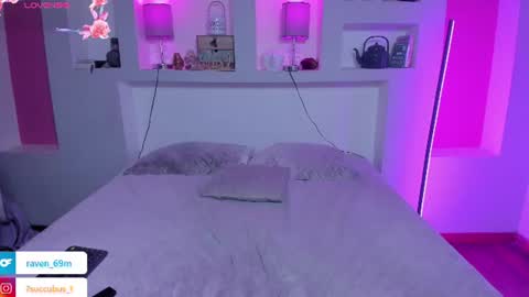 ViolettaBaker online show from June 12, 2026, 7:24 pm