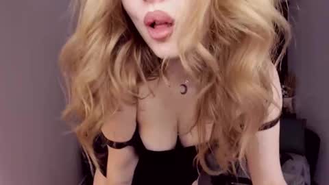 ViolettaOtis online show from January 6, 2025, 2:36 pm