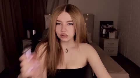 ViolettaOtis online show from January 16, 2025, 11:37 am