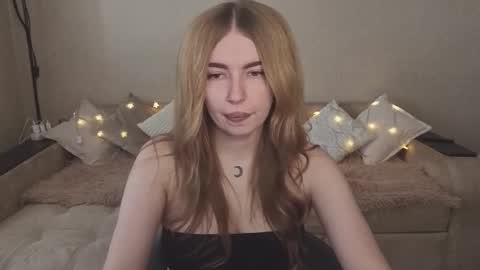 ViolettaOtis online show from October 8, 2025, 12:14 pm