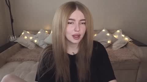 ViolettaOtis online show from October 25, 2025, 12:45 pm