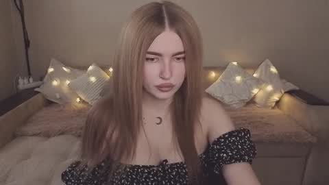 ViolettaOtis online show from November 8, 2025, 12:05 pm